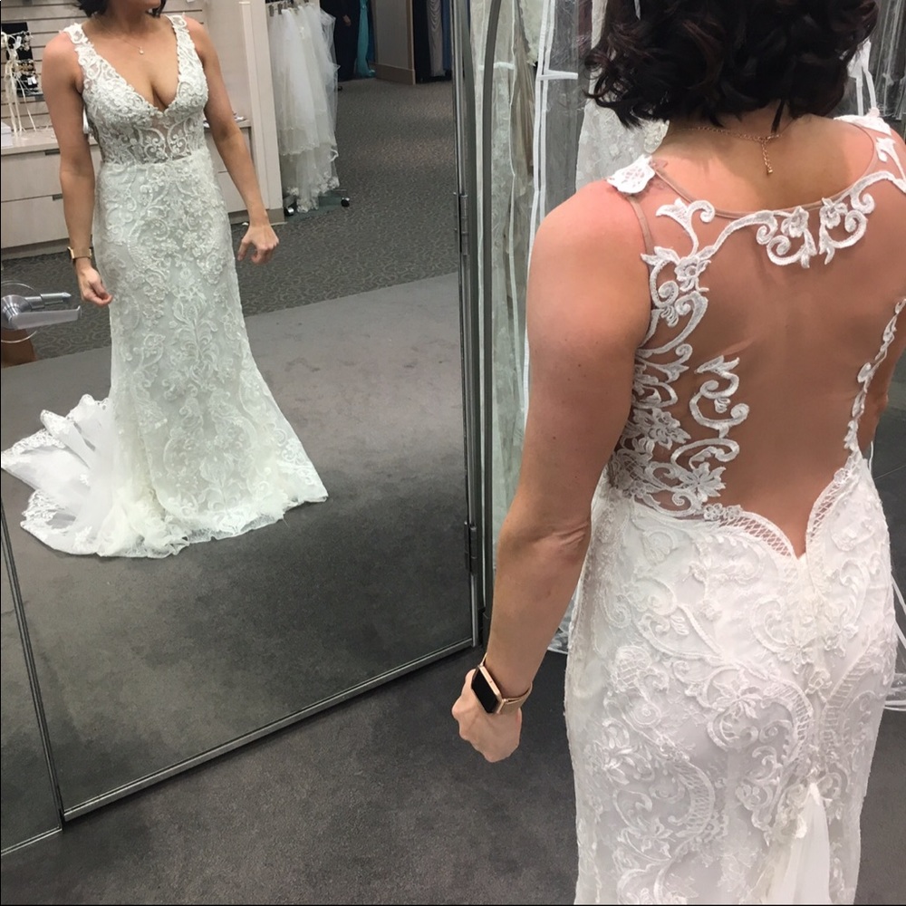 Wedding dress! - Picture 3 of 5